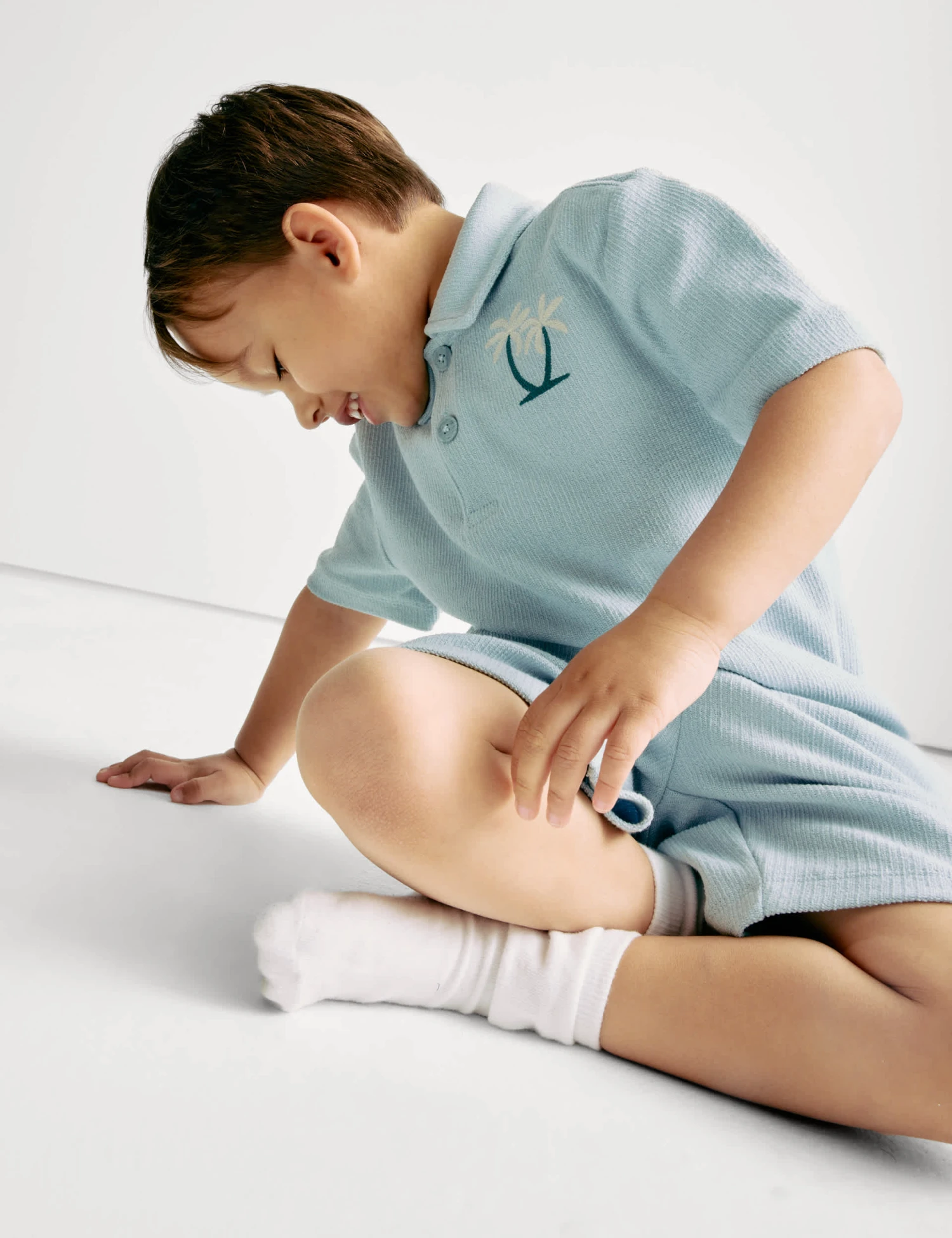 2pc Embroidered Palm Tree Outfit (2-8 Yrs) 5 2pc Embroidered Palm Tree Outfit (2-8 Yrs) - Image 3