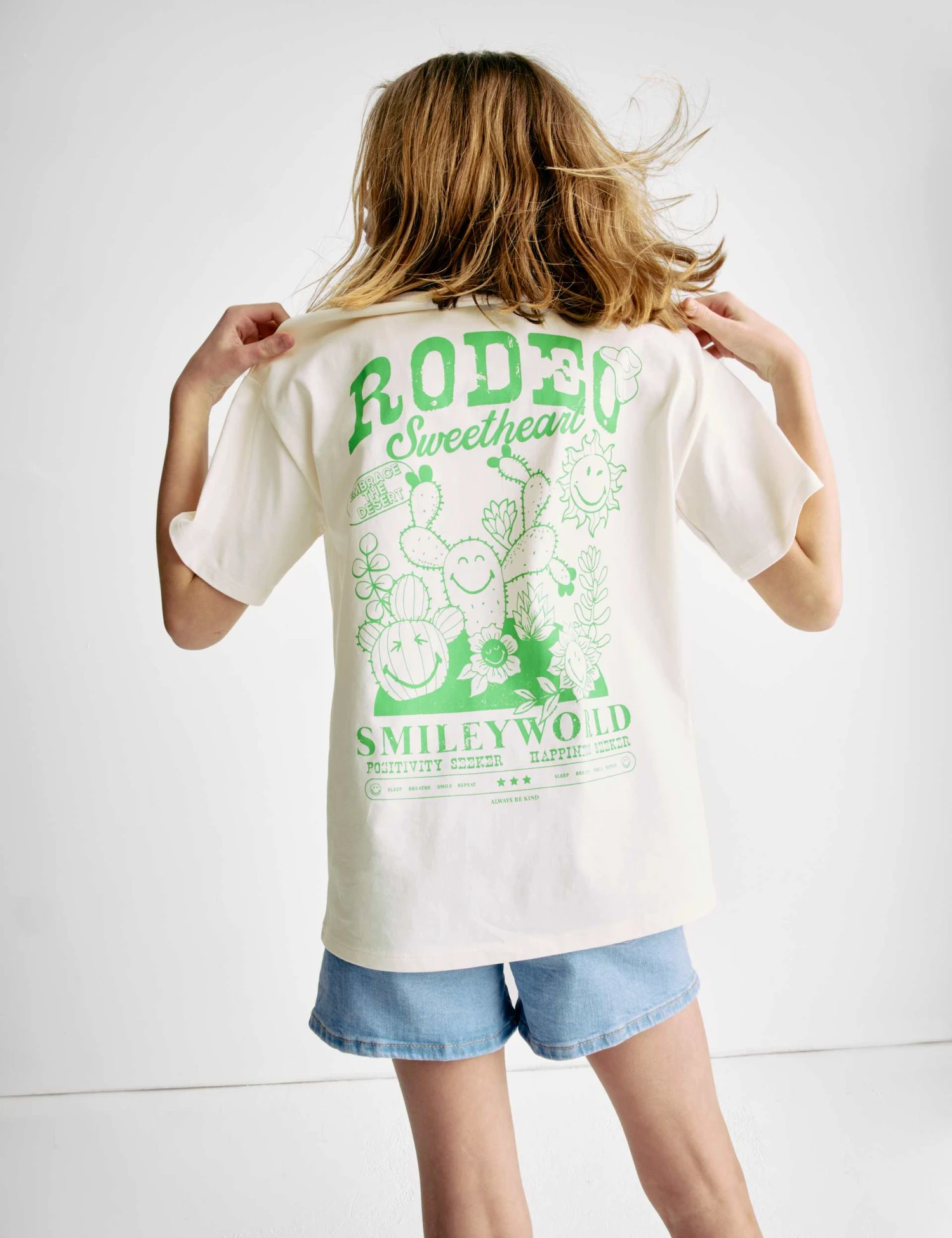 Pure Cotton SmileyWorld® T-shirt (6-16 Yrs) 5 Pure Cotton SmileyWorld® T-shirt (6-16 Yrs) - Image 3