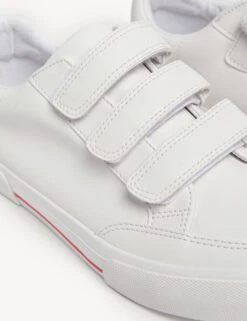 Kids’ Freshfeet™ Riptape Trainers (13 Small - 7 Large) 8 Kids’ Freshfeet™ Riptape Trainers (13 Small - 7 Large) -School Uniform Store SD 04 T72 4746L Z0 X EC 1