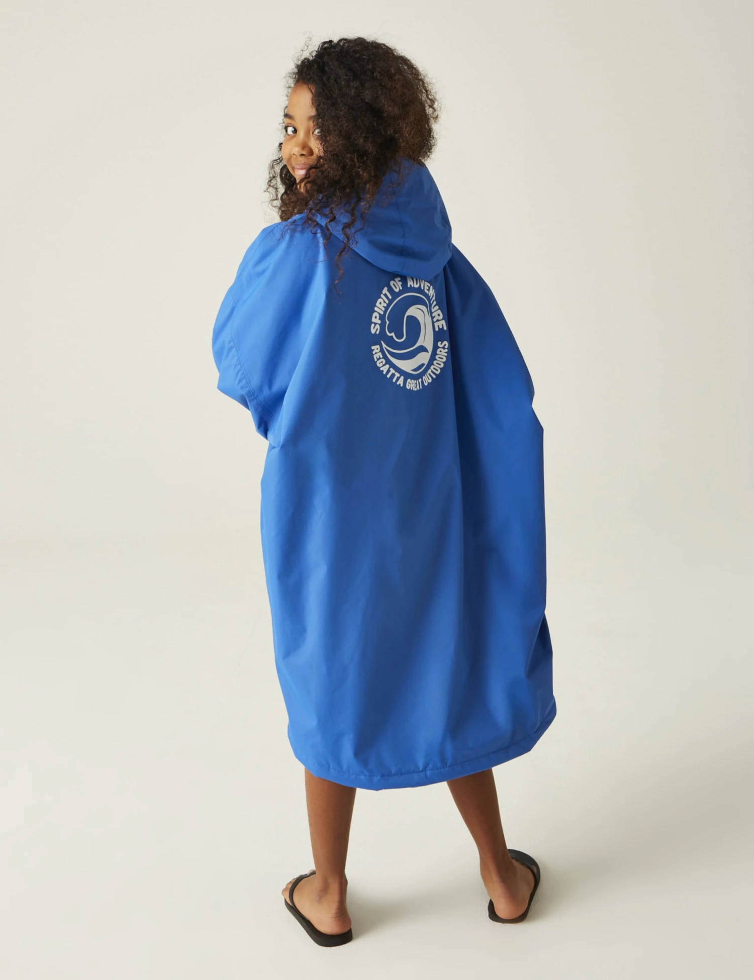 Regatta Waterproof Fleece Lined Changing Robe (5-13 Yrs) 6 Regatta Waterproof Fleece Lined Changing Robe (5-13 Yrs) - Image 4