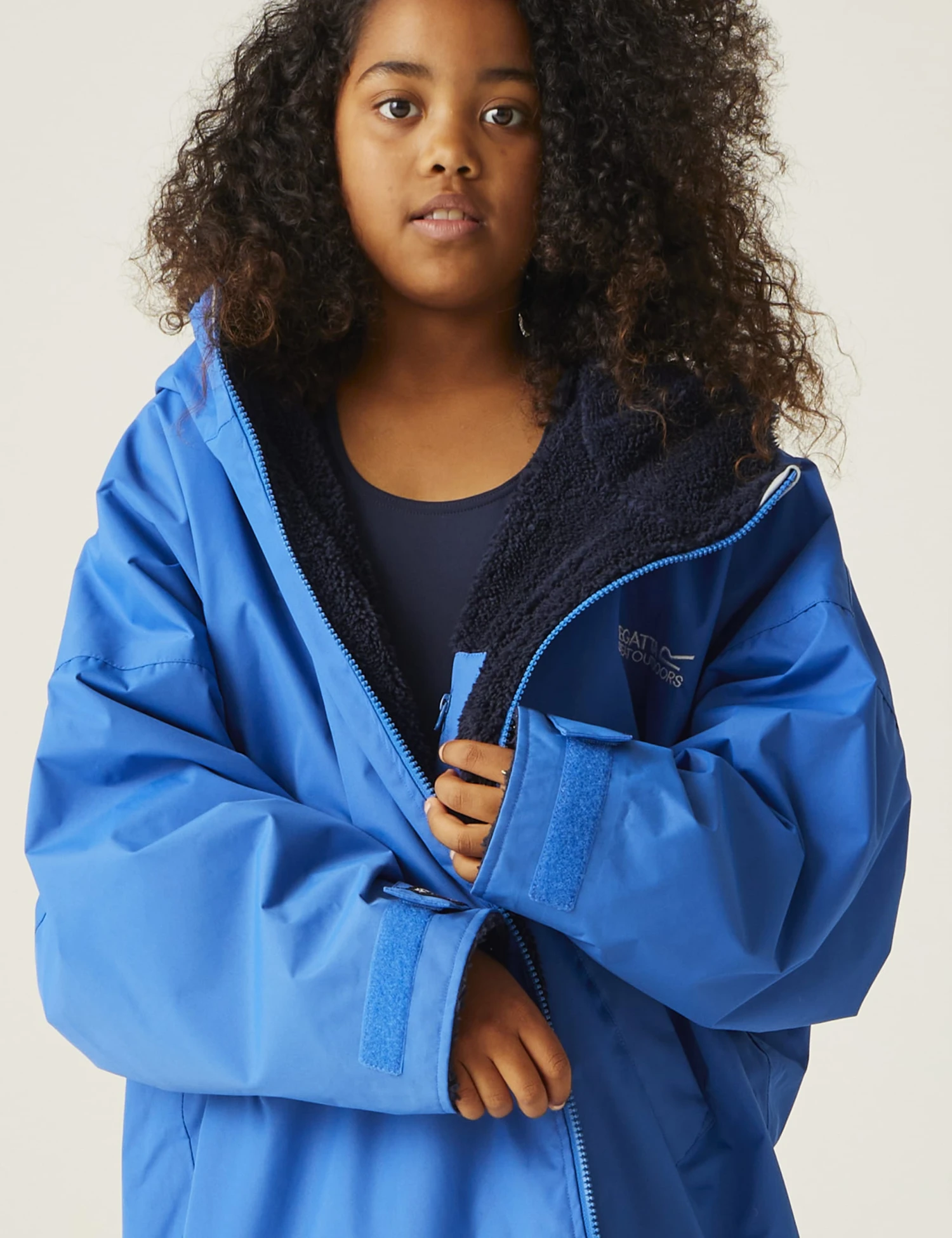 Regatta Waterproof Fleece Lined Changing Robe (5-13 Yrs) 7 Regatta Waterproof Fleece Lined Changing Robe (5-13 Yrs) - Image 5