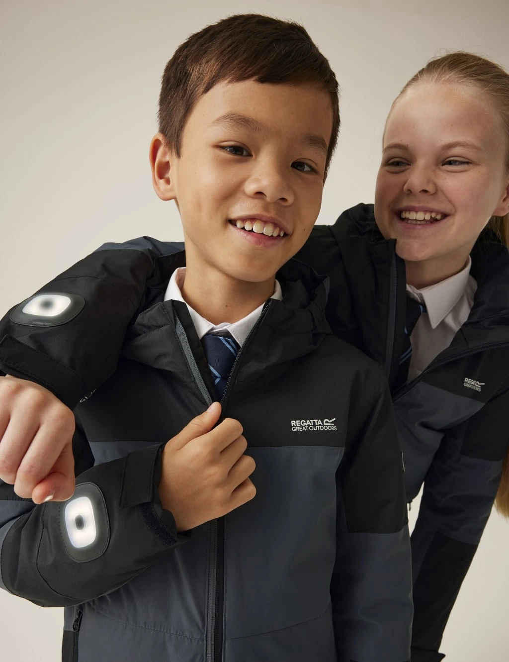 Regatta Beamz IV Hooded Raincoat (3-14 Yrs) 15 Regatta Beamz IV Hooded Raincoat (3-14 Yrs) - Image 13